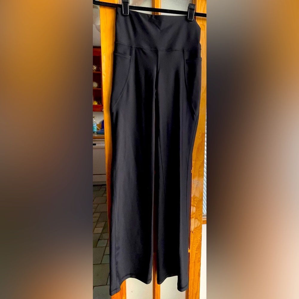 Old Navy power soft boot cut leggings NWOT